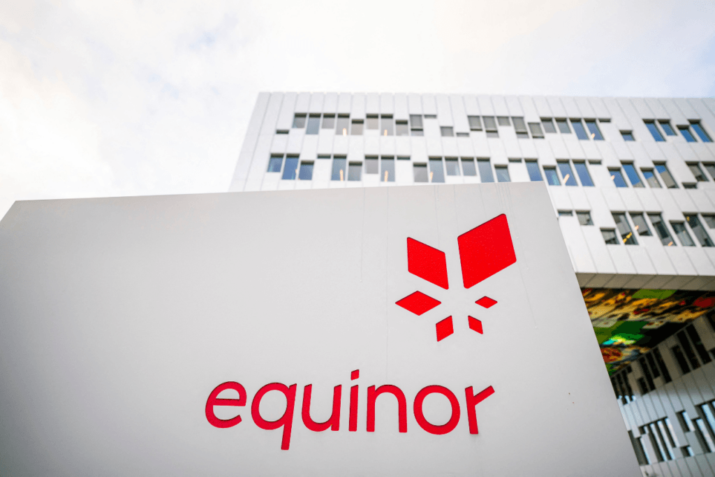 Us freezes 5b equinor offshore wind project amid clean energy backlash 1024x683